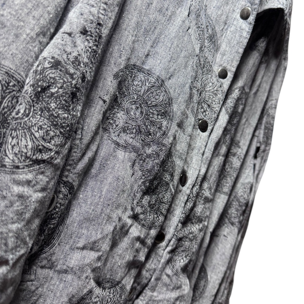 Gray Patterned Button-Up Shirt - Picture 3 of 4